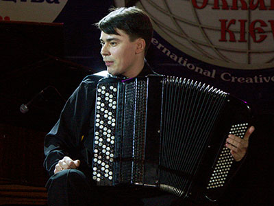 Kostyantyn Zhukov - bayan player, teacher from Ukraine