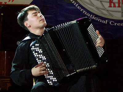 Kostyantyn Zhukov - bayan player, teacher from Ukraine